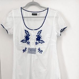 Casual White blouse with pretty blue detail. Size: medium. NWOT